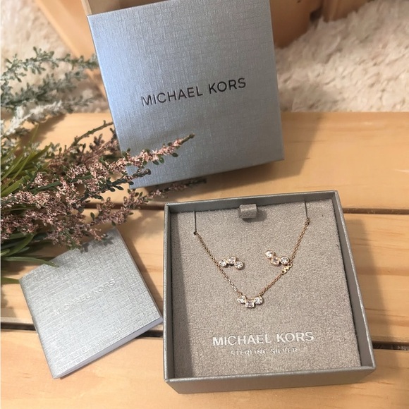 NWT💗Michael Kors Cubic Zirconia Necklace and Stud Earrings Gift Set Rose Gold - Picture 3 of 8